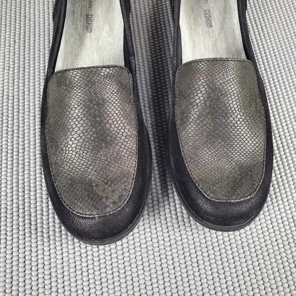 Clarks black loafers - Picture 10 of 12
